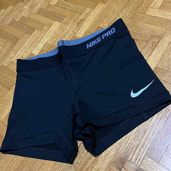 Nike pros shorts
